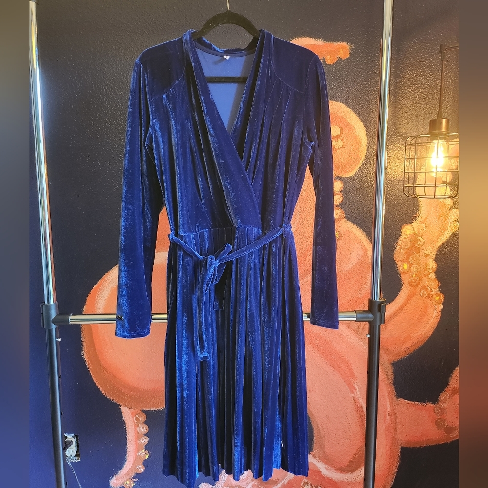Deep royal blue crushed velvet faux wrap dress, XL, Blutsgeschwister brand
